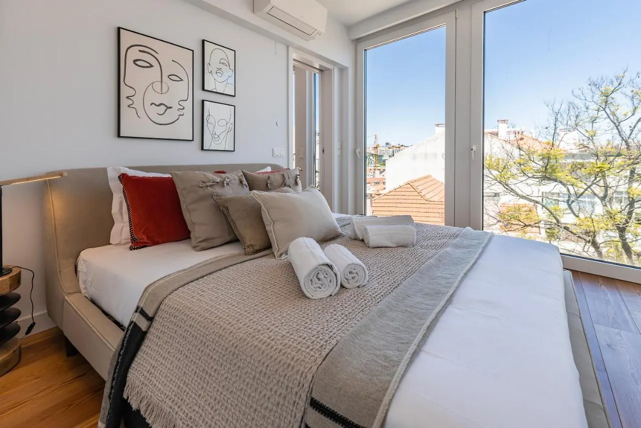 Design 3Bdr Duplex W/Balcony By Lovelystay Lisboa