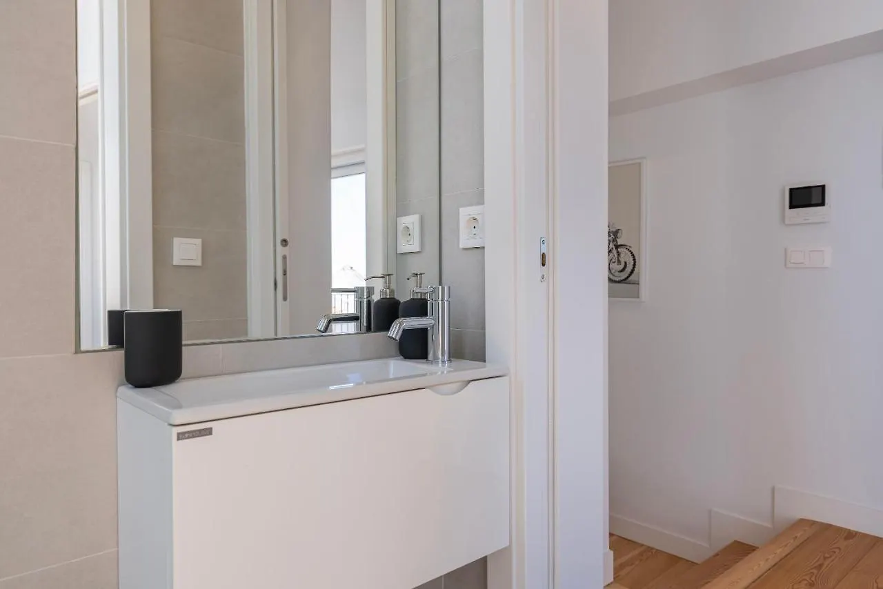 Design 3Bdr Duplex W/Balcony By Lovelystay Lisboa 公寓